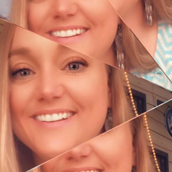 Meet your Posher, Dawn - Picture 2 of 2